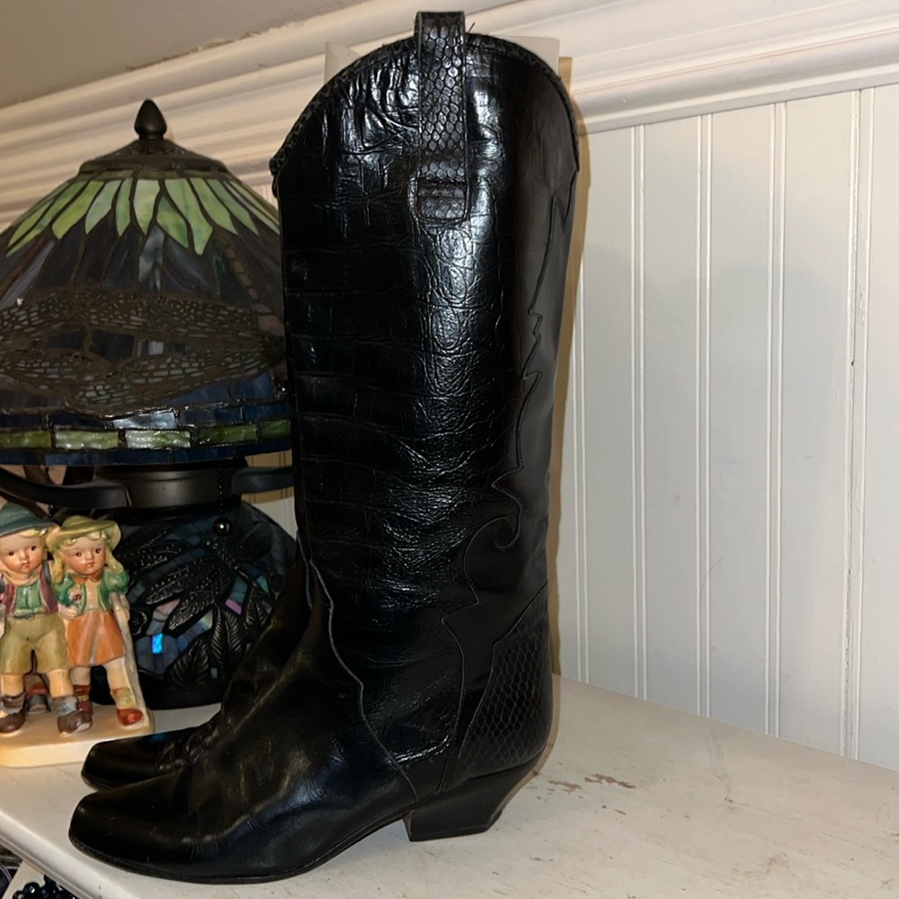 Charles David Italy snakeskin croc embossed Western Cowgirl black leather boots